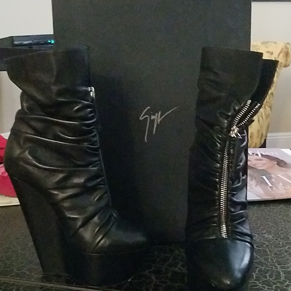 Boots - Picture 1 of 3